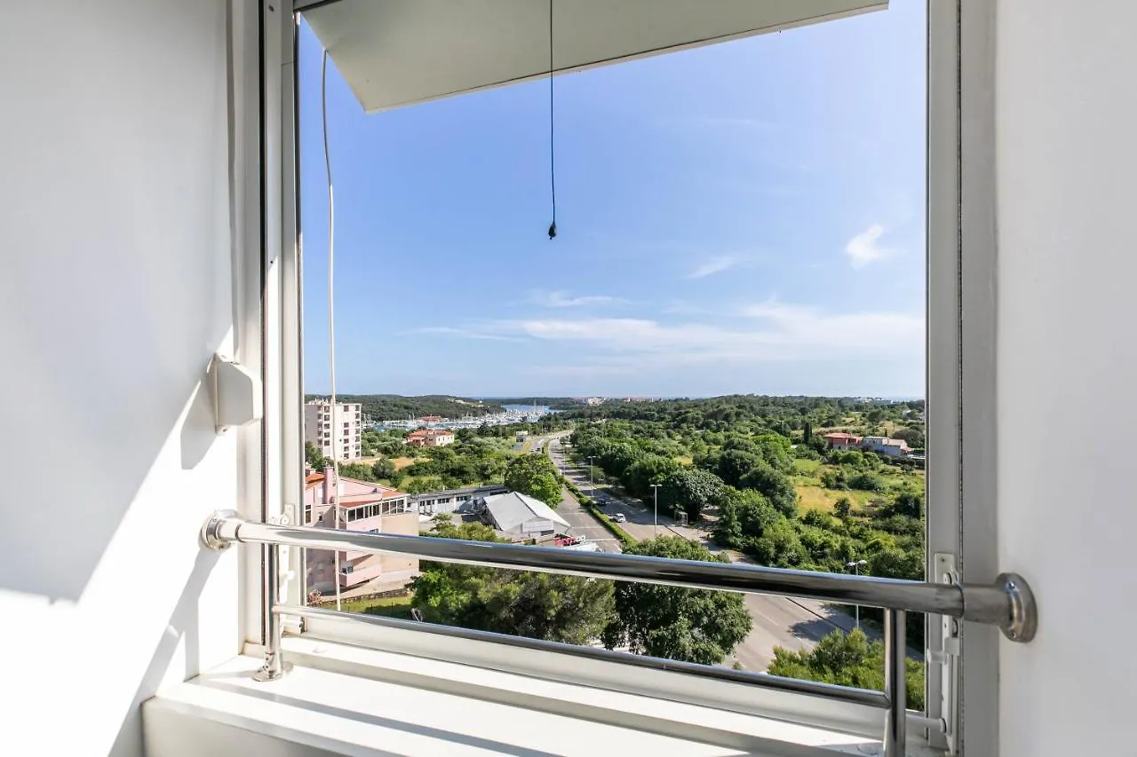 Apartment Minka Pula 0*,